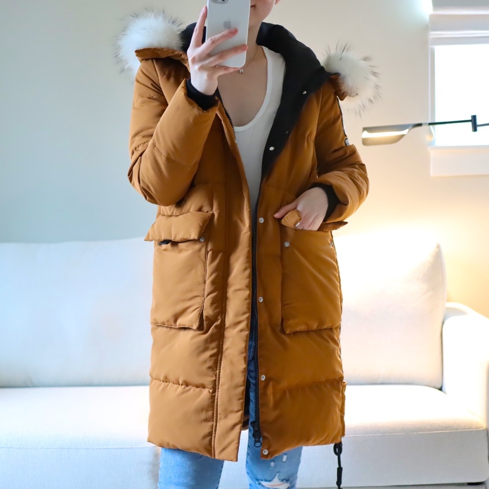 Mid length puffer / golden down jacket